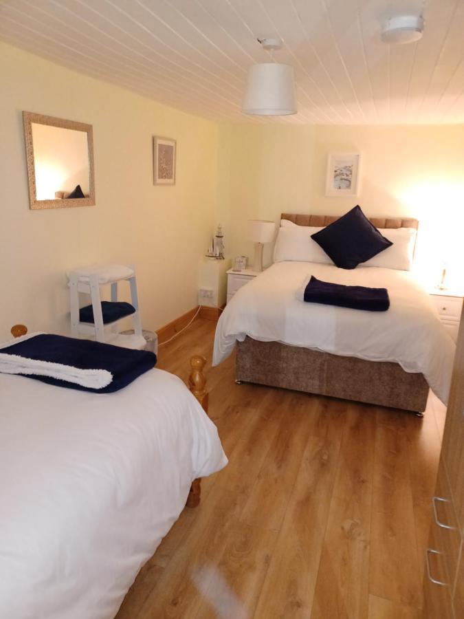 Kents Guesthouse Accommodation Kilmacthomas Room photo